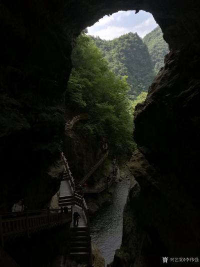 李伟强生活-《游神农架而感“行”和“知”》
  我由蜀转游鄂，是冲着两个诱因，湖北神农架有【图1】