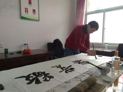 李万勤日记-腊八己过数九寒
                  春意渐近庆新年
    【图1】