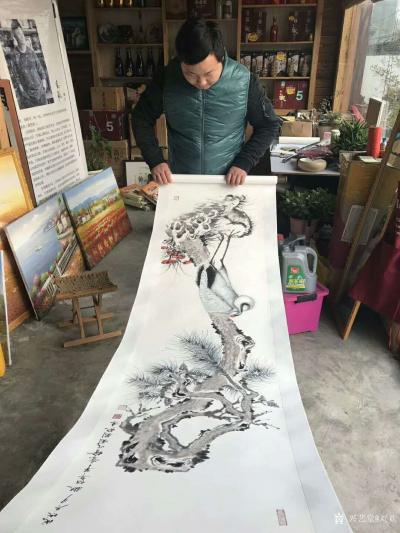 刘欢生活-未来中国的书画艺术气氛会越来越活跃。乱世藏黄金，盛世藏字画。钱，这种货币，它的价【图2】