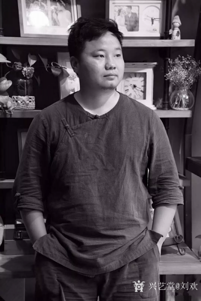 刘欢生活-未来中国的书画艺术气氛会越来越活跃。乱世藏黄金，盛世藏字画。钱，这种货币，它的价【图3】