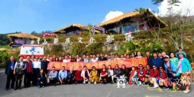 高文清生活-画家高文清受邀参加《舞动中国》走进宝岛台湾
  金色的太阳，洒在太平洋西岸美丽【图3】