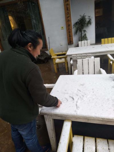 王华中生活-雪中放纵-下场雪实在不易，雪中癫一次，酒杯里添加点雪美味十足……
  万物有爱【图2】