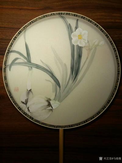 马晓薇日记-梅花作骨水仙姿，想见晴窗点笔时，添写朱英嫣欲哭，女儿何用卖胭脂。静物写生画作品分【图3】