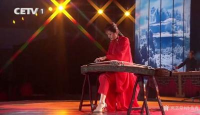 孙传海生活-去年在书画春晚录制后台与古筝名星许梦相遇，许梦在春晚第一个节目上与央视主持人任志【图3】