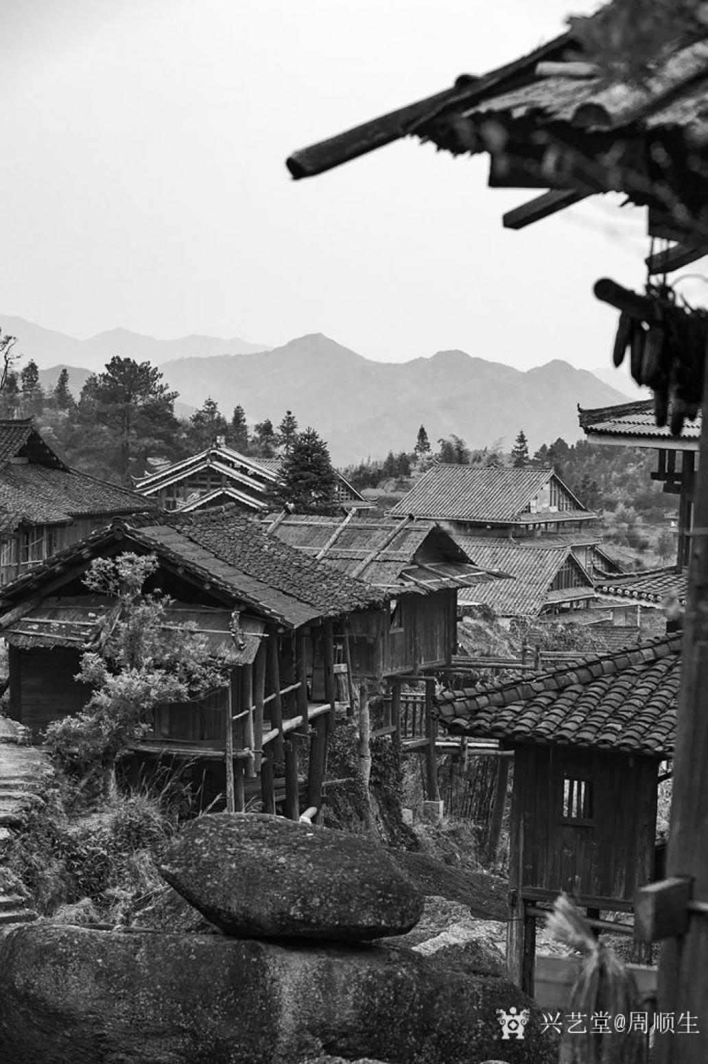 周顺生国画作品《四尺冬雪飞华夜归人》【图0】