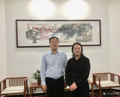 叶仲桥生活-3月16日陪同广东汉莎画院老板福哥到市博物馆和艺术馆贵宾厅由我画的二幅作品，老板【图3】