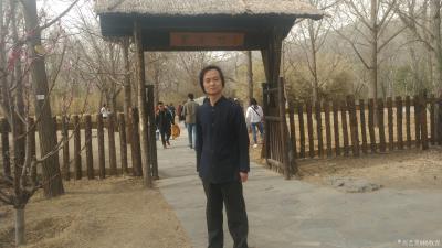 杨牧青日记-重访黄叶村
杨牧青
2019.4.5

红楼瓦舍今非昔，
绿柳残枝依然【图3】