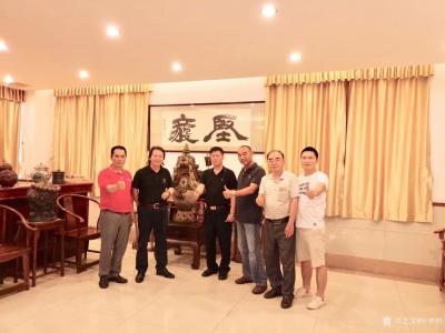 叶仲桥收藏-参观中山东凤收藏家协会麦主席的收藏馆，近日随市收藏家协会参观中山东凤收藏家协会麦【图5】