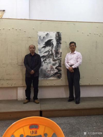 罗树辉收藏-国画苍松《道骨仙风》四尺竖幅作品与友结缘。
  5月7日上午，广东省建筑工程集【图3】