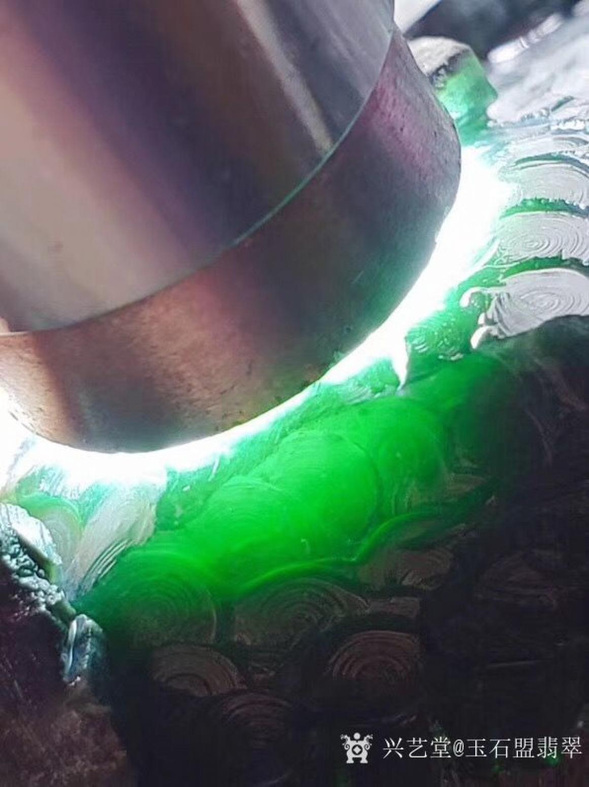 玉石盟翡翠文玩杂项作品《翡翠原石》