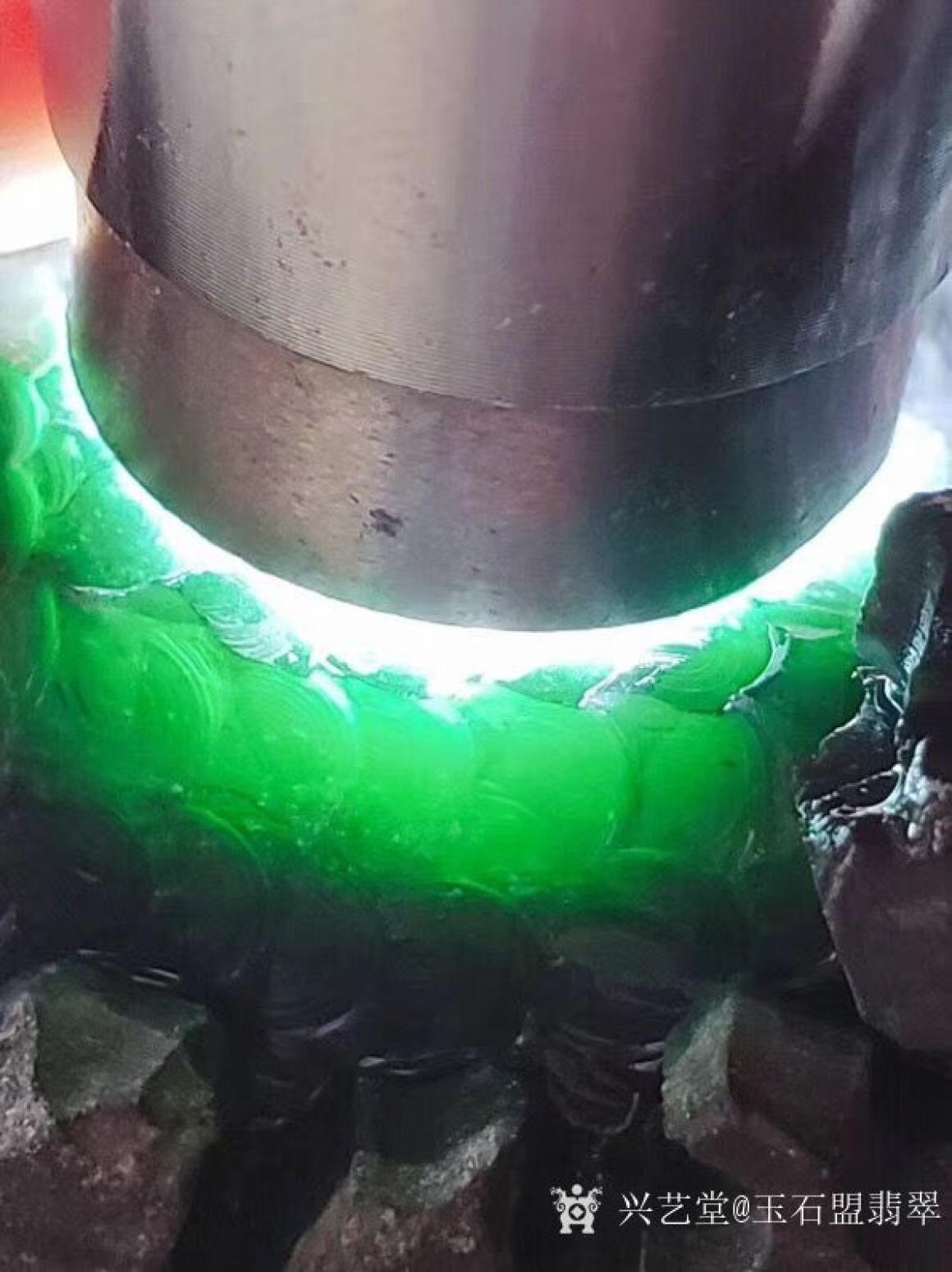 玉石盟翡翠文玩杂项作品《翡翠原石》【图0】