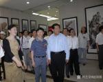 赵国毅生活-20O8在中国人民政治协商会议大厅举办画展时任全国政协主席贾【图1】