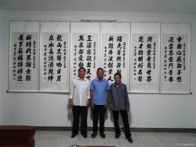 陈祖松生活-跨老心悦，健康梦圆。
七旬老人幸福合影。【图2】