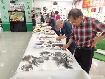 刘建国生活-豪情写丹青，雅梦圆端午；吉林省书画家走进公主岭市新药特药连锁有限公司活动掠影。【图4】