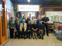 艺术家刘永新生活:龙收书画馆部分书画家进行书法考级。
  5月28日在龙收书【图0】