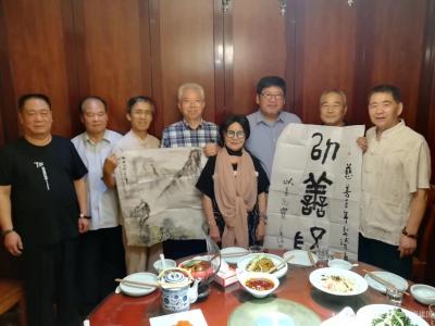 尚建国生活-长安八月金秋节，喜迎韩国二金斜。
唐时高苟丽新罗，结谊西市胡姬街。
基子避难【图2】