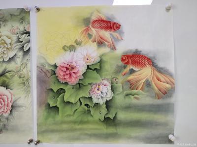 胡记领日记-近期精品工笔力作《牡丹金鱼》四尺斗方，国画牡丹锦鸡《锦上添花》四尺竖幅；国画公鸡【图1】