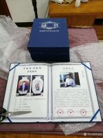 艺术家罗建辉荣誉:收到景德镇陶瓷收藏证书，另图为景德镇烧制好的花瓶。
“中国【图0】