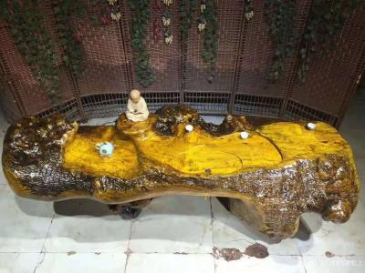 飞黄根艺日记-根雕茶盘好用还是石茶盘好用？对茶盘不是很了解的朋友会有这个疑惑。
从根雕茶盘和【图1】