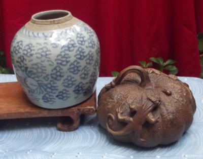 荆古轩收藏-收藏二十多年不同规格的老紫砂南瓜，老清罐子和飘花翡翠。此藏品是我从不同地方不同藏【图1】