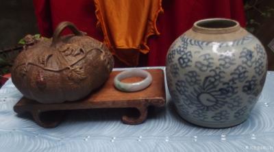 荆古轩收藏-收藏二十多年不同规格的老紫砂南瓜，老清罐子和飘花翡翠。此藏品是我从不同地方不同藏【图13】