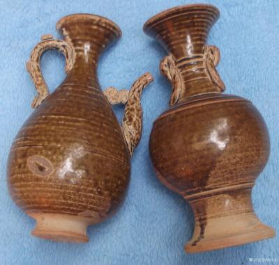 荆古轩收藏-昔日旧藏二件越窑瓷器：此二件是我曾到北京潘家园一家古玩店藏家手上淘得。至今有二十【图1】