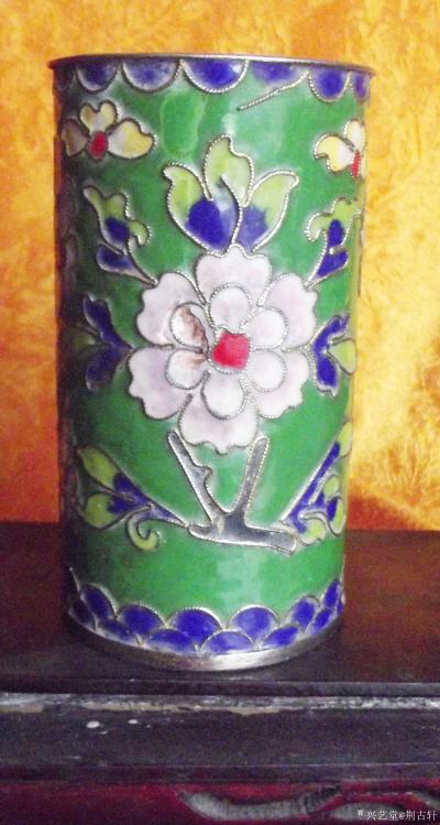 荆古轩收藏-老物件三个1，锡制镀银浮雕花卉笔筒。2，六十年代铜器珐琅彩花卉笔筒。3.晚清民国【图9】