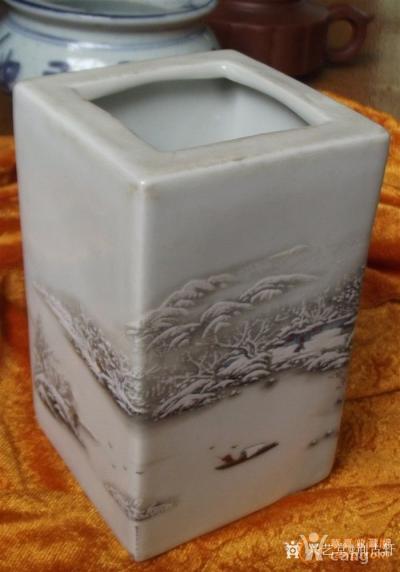 荆古轩收藏-旧藏二个漂亮的瓷器笔筒：1，咏雪四方瓷器山水笔筒。款“许人”2，雪景人物山水瓷器【图8】