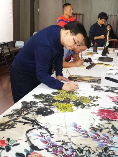 石广生生活-方楚雄工作室己亥金秋大雅集。来自各地的弟子欢聚一堂，共贺老师六九华诞。鄙人和晨璐【图3】