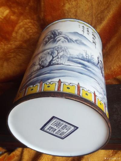 荆古轩收藏-荆门收藏——荆古轩旧藏铜胎珐琅彩笔筒。笔筒自古以来深受书画文人的喜爱。它不仅是书【图5】