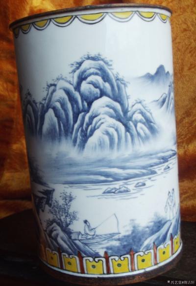 荆古轩收藏-荆门收藏——荆古轩旧藏铜胎珐琅彩笔筒。笔筒自古以来深受书画文人的喜爱。它不仅是书【图7】