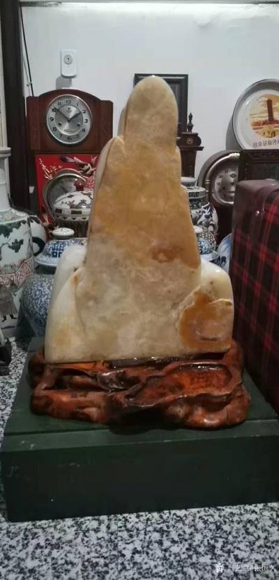 张恒久收藏-我收藏的奇石：近看象芦山。远看象观音。分享给大家欣赏。【图1】