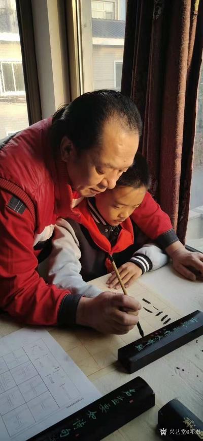 邓澍生活-书法培训课程已经开始，这是学生们在上课，口传心授，倾情指导，大部分学生上了三节课【图2】