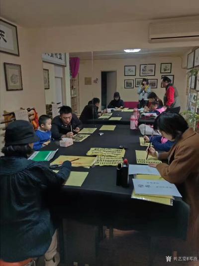 邓澍生活-书法培训课程已经开始，这是学生们在上课，口传心授，倾情指导，大部分学生上了三节课【图3】