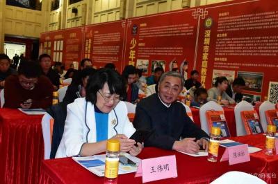 陈祖松生活-书画研讨会上。【图1】