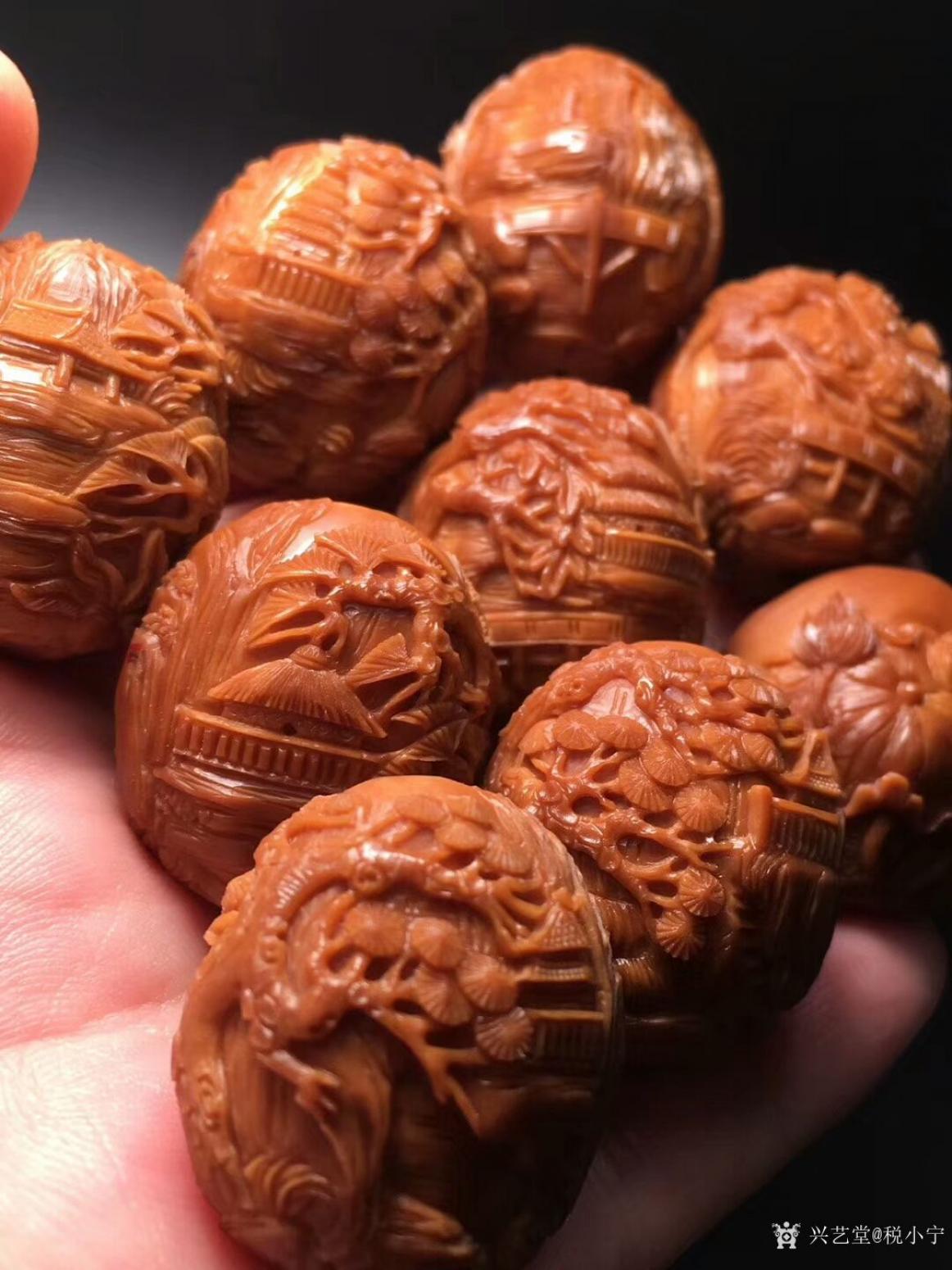 税小宁雕刻作品《核雕-万佛朝宗》【图1】