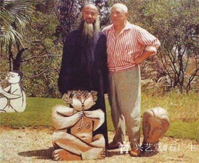 石广生收藏-我始终认为美术界经常津津乐道的张大千拜见毕加索的那段故事很有水份。
  见面肯【图1】