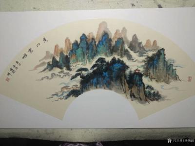 杨增超日记-国画山水画重彩扇面作品《黄色云烟》《南山庭院》《旭日东升》，作品尺寸扇面35X6【图1】