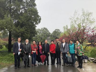 马培童生活-香港画院，煙花三月下揚州   
應揚州方面邀請，香港畫院院长马培童、執行院長姜【图6】