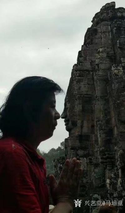 马培童日记-《与佛陀对话》焦墨画柬埔寨吴哥窟；
 创新焦墨刻石皴法，创作吴哥高棉的微笑，使【图1】