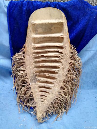 荆古轩收藏-收藏八九十年代的老竹根雕——此人物寿星竹雕工法精到，开脸生动，借用天然的竹根取其【图8】