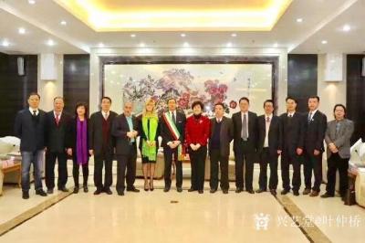 叶仲桥收藏-日前世界知名石材行业老大意大利卡拉拉市徐总参观考察我的工作室。广东美协理事、云浮【图1】