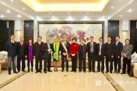 艺术家叶仲桥收藏:日前世界知名石材行业老大意大利卡拉拉市徐总参观考察我的工作室【图0】