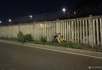 艺术家李伟强日记:生活感悟《徒步上瘾》：
 现实生活中，能让人上瘾的，不胜枚【图1】