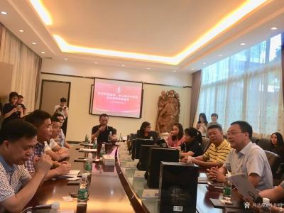 叶仲桥收藏-7月30日，云浮中山二大商会到广东朝朝向上酒业有限公司和广东汉莎画院参观考察交流【图5】