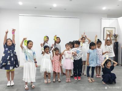 刘晓宁生活-在月行山艺术空间和宝贝们渡过一个美好的下午，好可爱的宝贝啊，两个小主持是落落大方【图4】