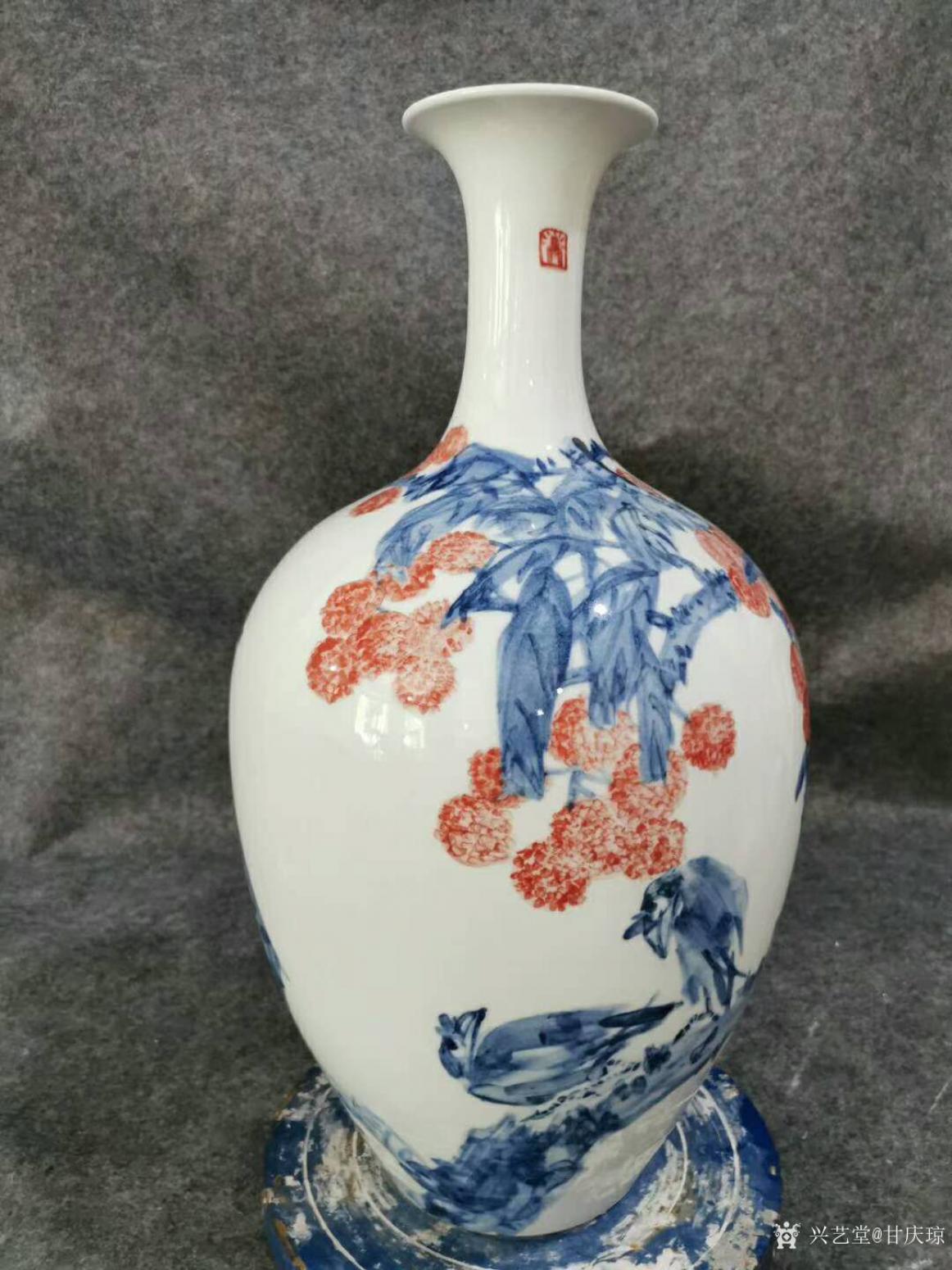 甘庆琼文玩杂项作品《青花赏瓶-荔枝》【图2】