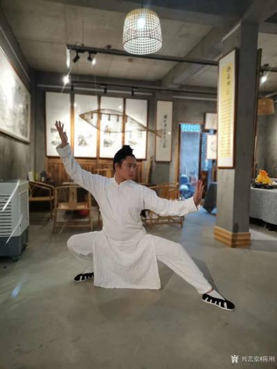 陈刚生活-与武当山集真观玉皇殿七子之子张兴坤道长及其弟子在屿北书院合影留念【图1】