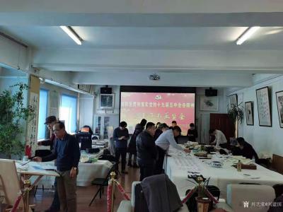 刘建国生活-长春市朝阳区文联举行迎新年笔会，共同创作国画作品《盛世放歌》。
12月20日，【图1】