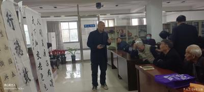 李万勤收藏-韩城市老年书画协会三月例会，会上李岳民会长安排了今年的工作，吴帮学书记组织大家学【图3】